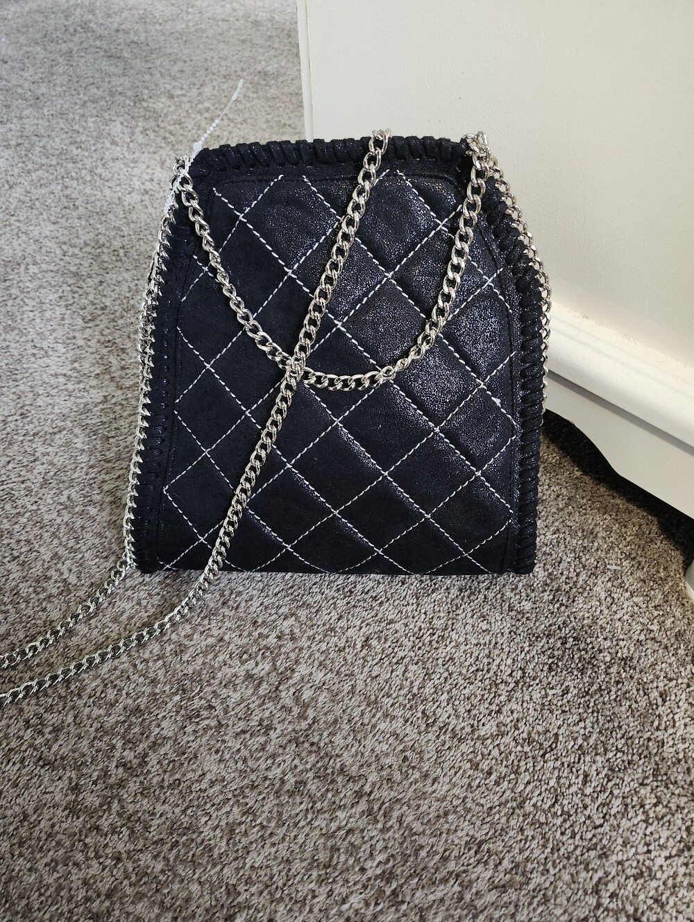 Quilted Black Chain Quilted Shoulder Bag